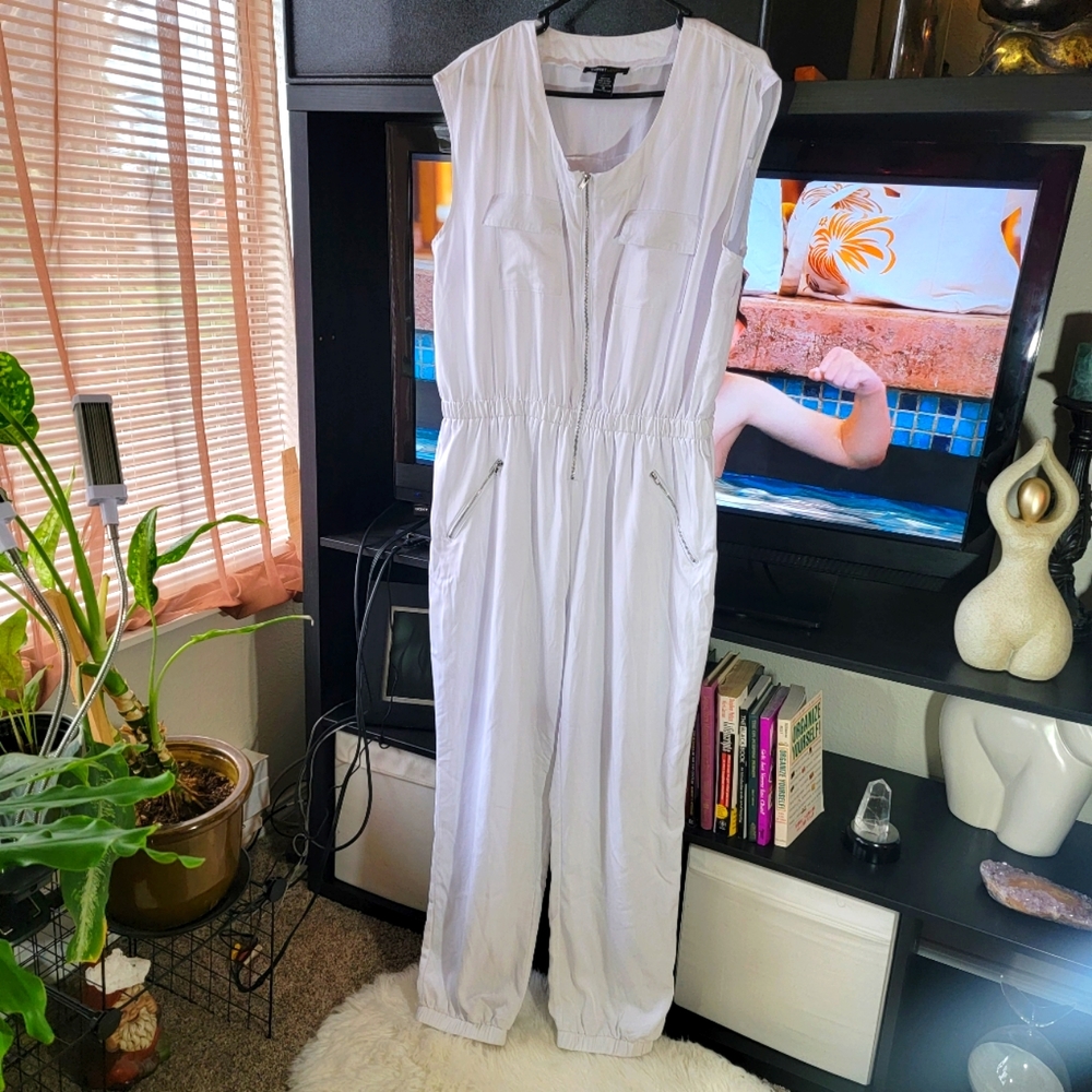 Robert Louis Sleeveless White Junpsuit Zip Front sz 16